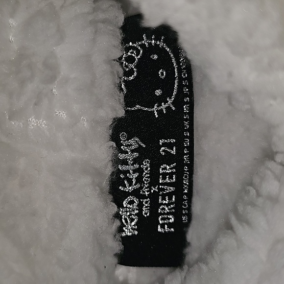 Hello Kitty puff hoodie - Picture 3 of 5